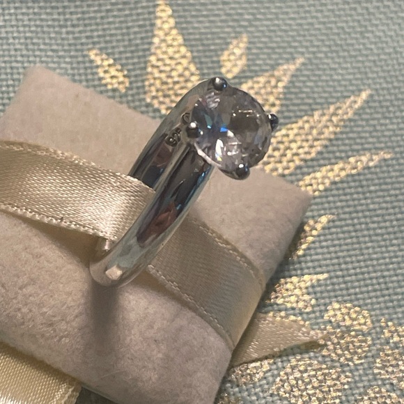 Sterling silver cz engagement ring - Picture 4 of 4